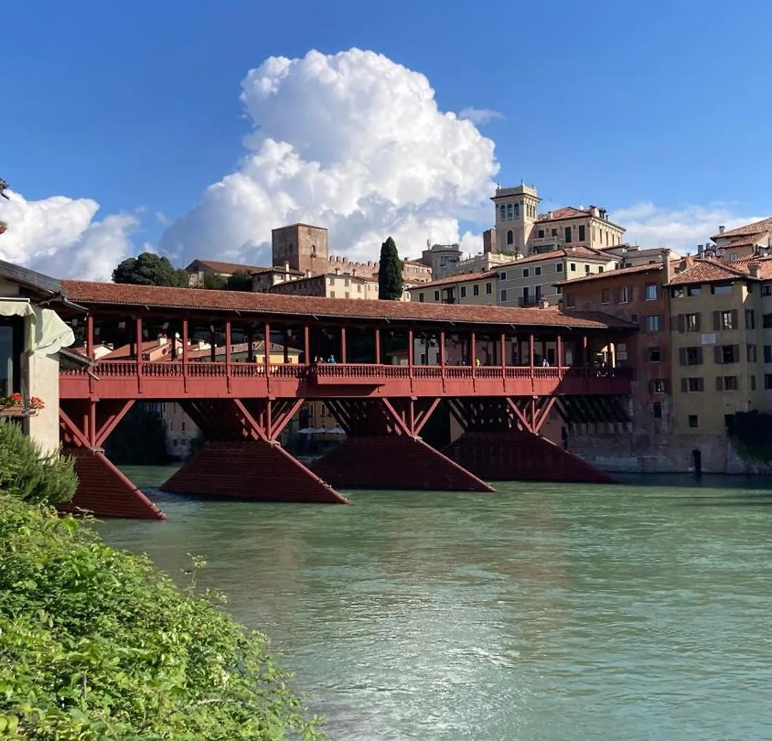 T-Rooms Bassano del Grappa 0*,