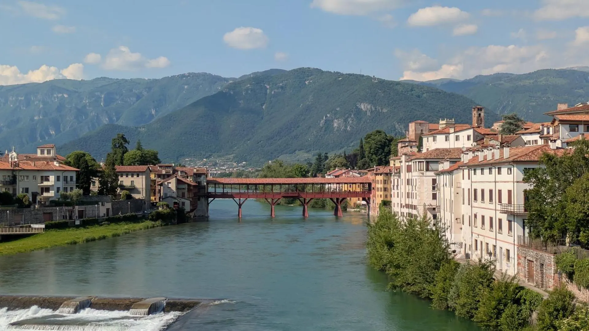 T-Rooms Bassano del Grappa 0*,  Italy